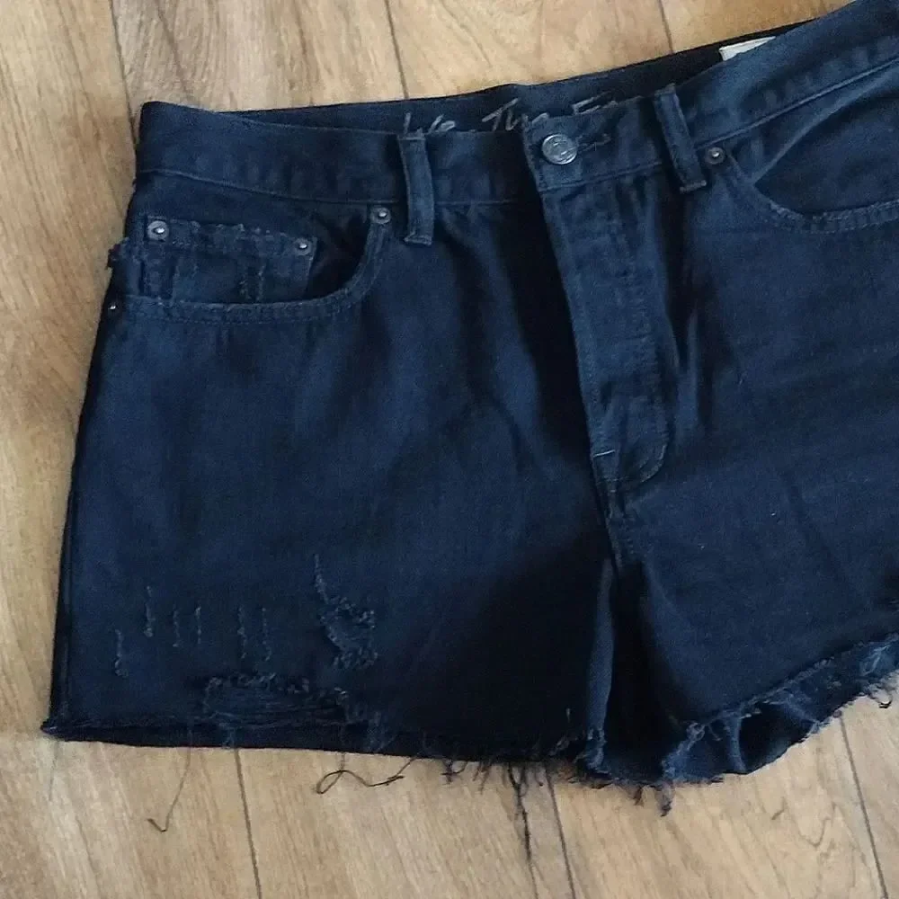 We The‎ FREE PEOPLE Black Sofia Distressed High Waist Jean Shorts Size 30